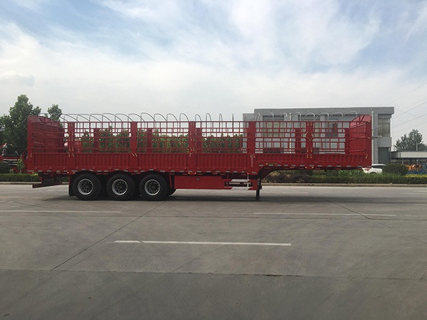 LHL9403CCYA型倉(cāng)柵式運(yùn)輸半掛車(chē)